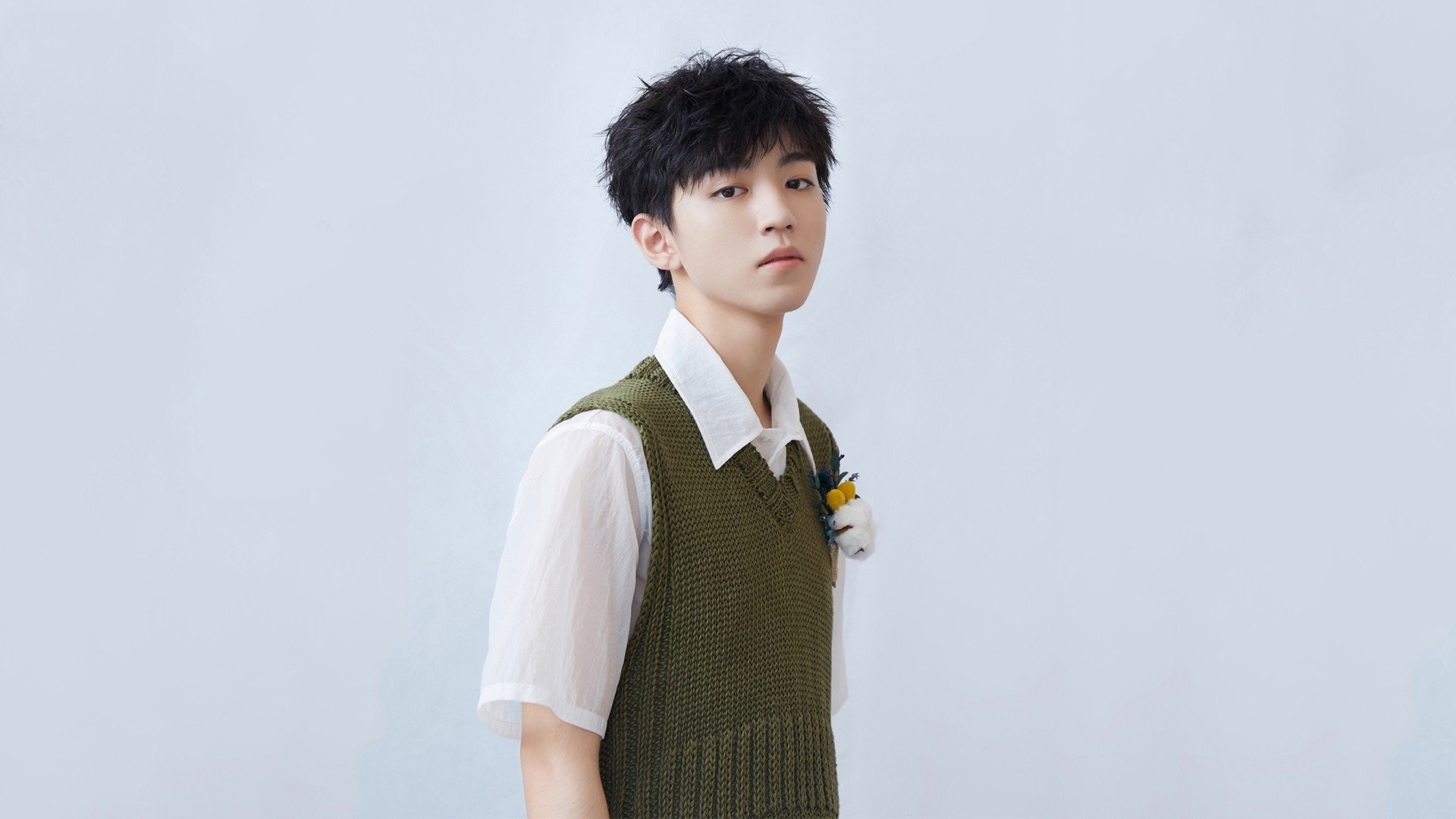 詹姆斯亲自指导小将完成训练动作,詹姆斯训练有多刻苦