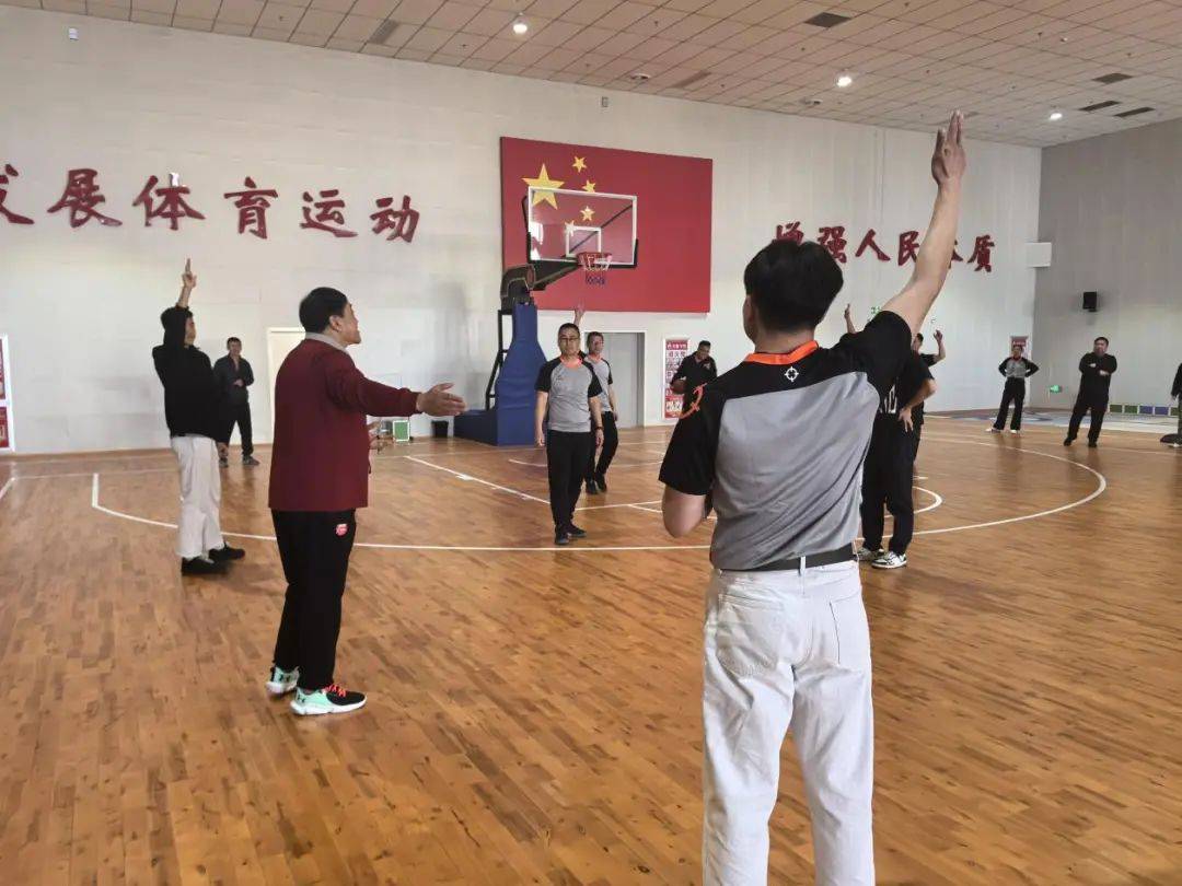 关于B体育官方网址：中国篮球裁判员培训班结业，提升执法水平的信息