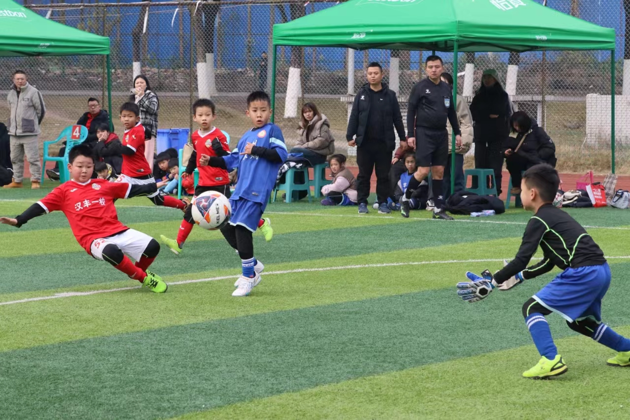 B体育平台：中国足球青少年赛事“明日之星杯”圆满落幕的简单介绍